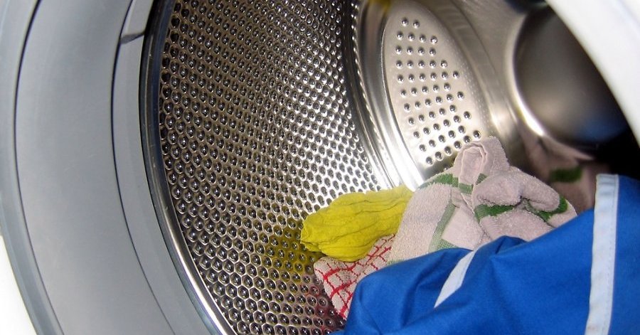 В стиральной машине не крутится барабан.